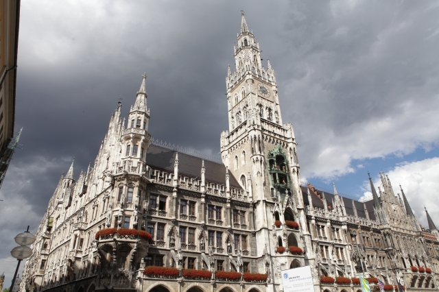 밤 하늘의 북두칠성과 호수 위의 오페라 무대가 준 감동