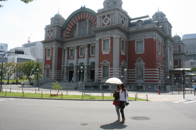 과거와 현재를 가꾸고 이어온 사람들을 만나다
